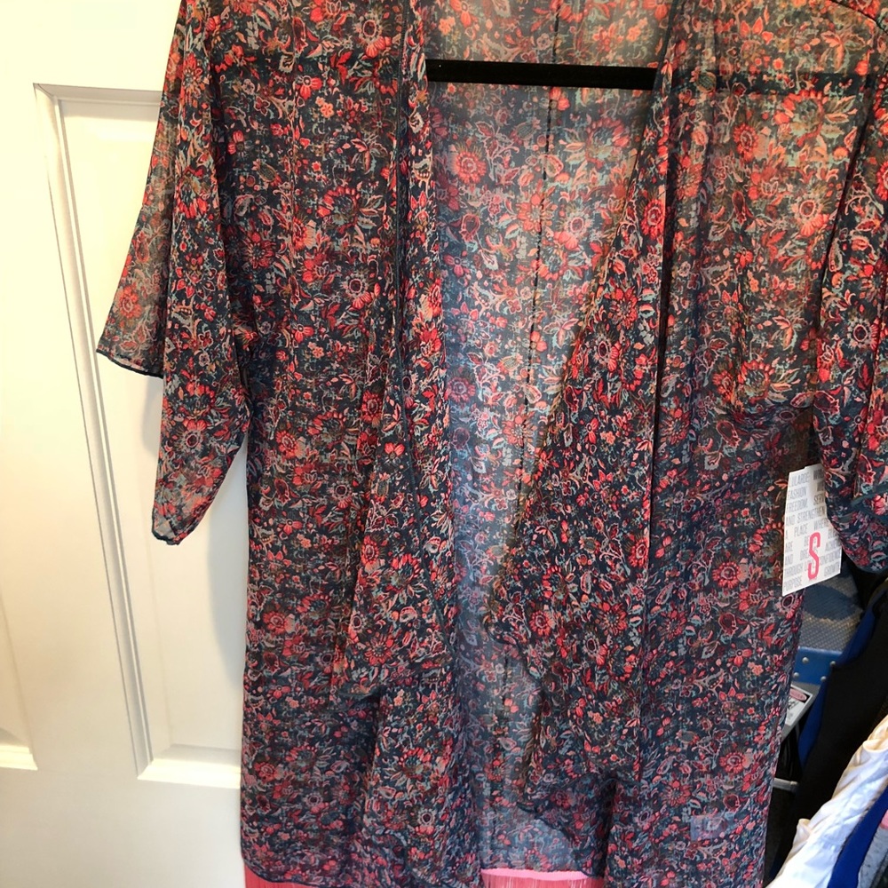 A Monroe LuLaRoe